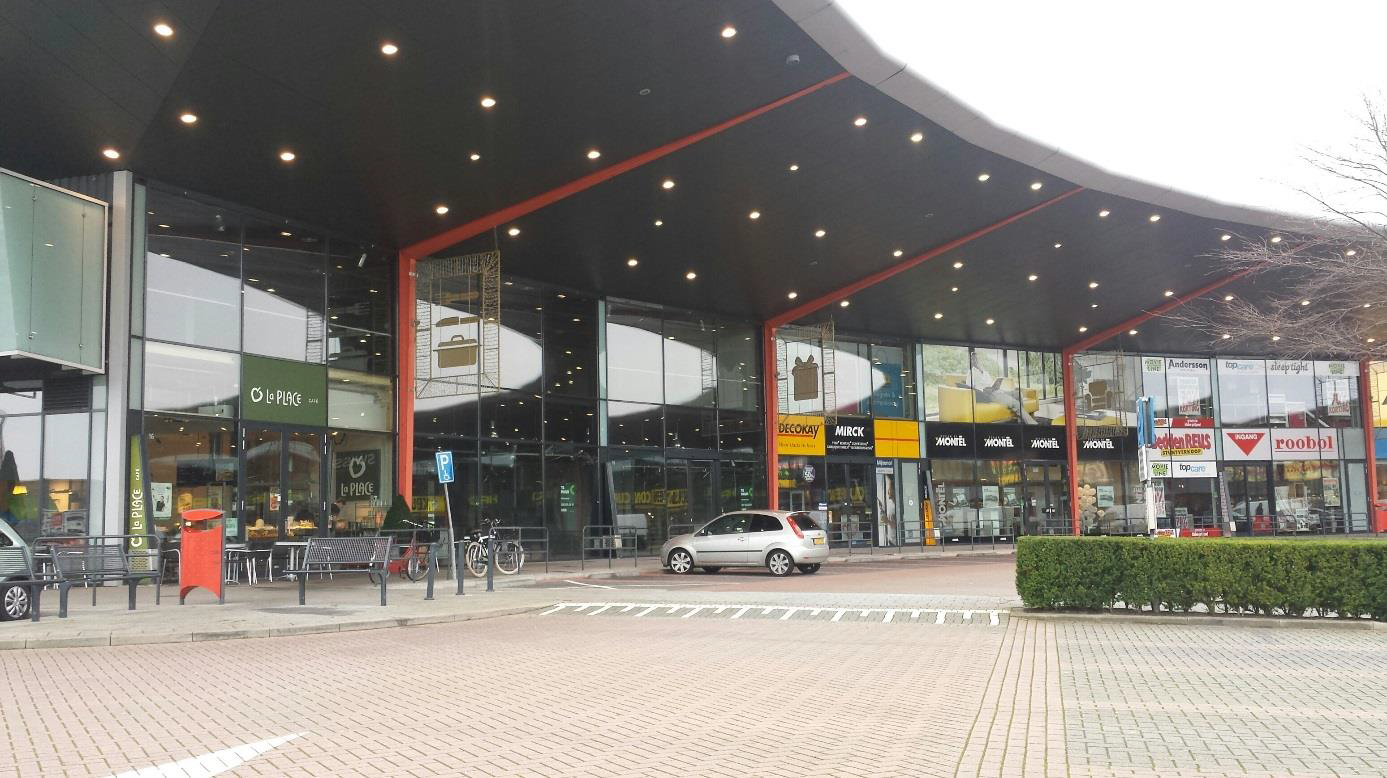 Van de Heuvel Verlichting huurt in Cruquius Plaza | PropertyNL Van de Heuvel Verlichting huurt in Cruquius Plaza | PropertyNL