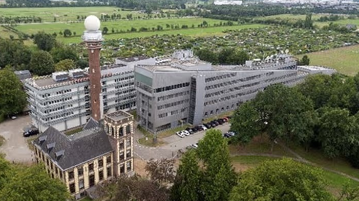 KNMI doet jas uit in De Bilt