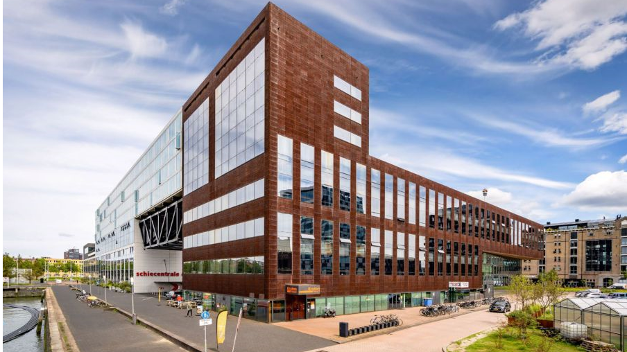 Dudok Real Estate verhuurt 1.000 m2 kantoorru... PropertyNL