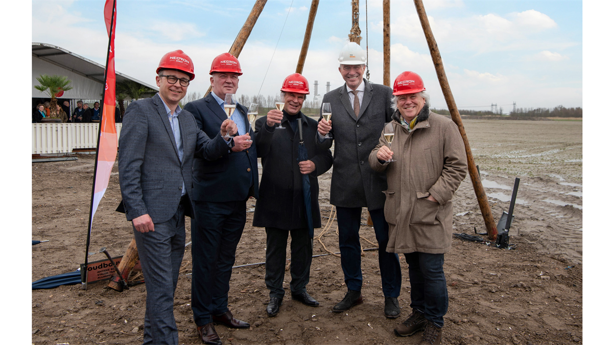 Eerste paal Necron Group voor nieuwbouw groot DC