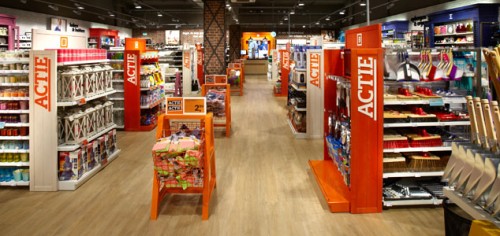 Halve cirkel Versterker eenheid Blokker sluit 69 winkels in België | PropertyNL