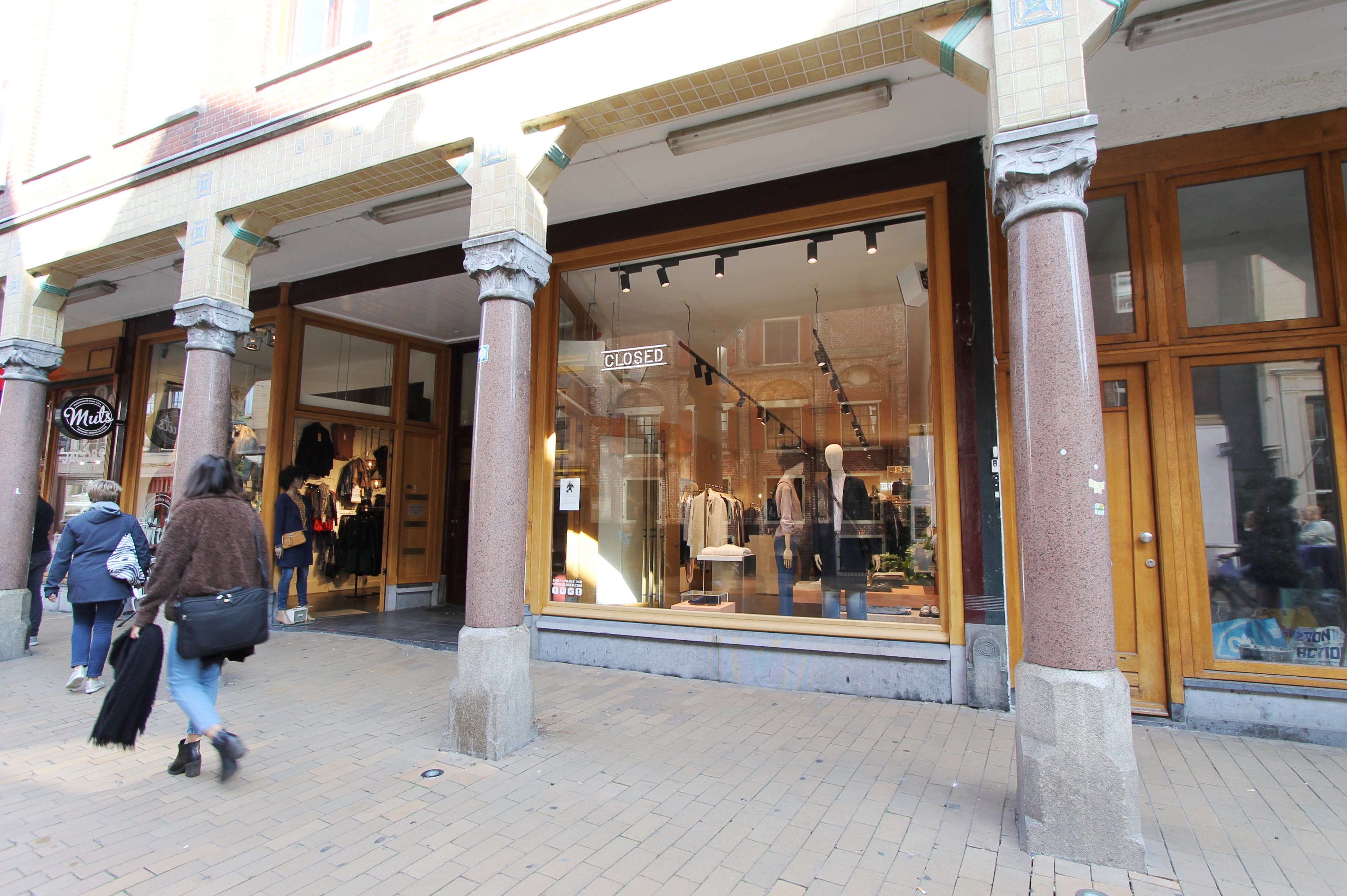 auteursrechten schoolbord slaap Kledingmerk Closed opent winkel in Groningen | PropertyNL