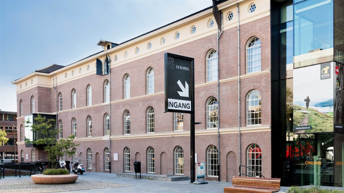 19e-eeuws rijksmonument Boreelkazerne verkoch...