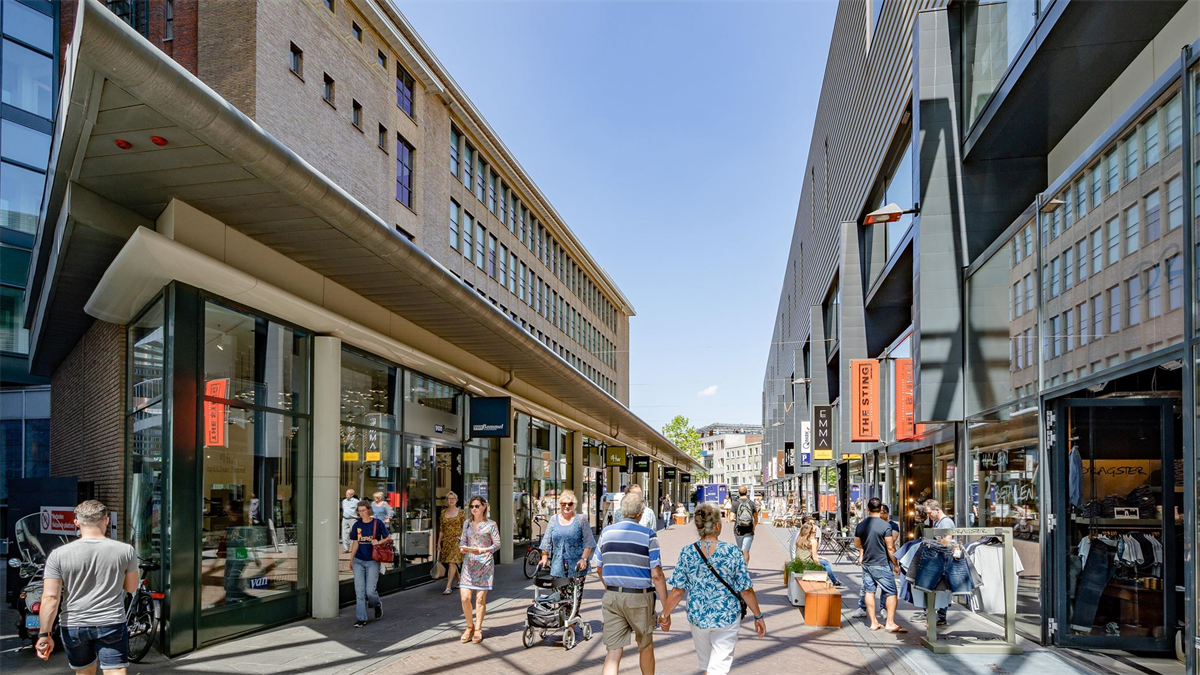 Tweetal nieuwkomers in het Emma District