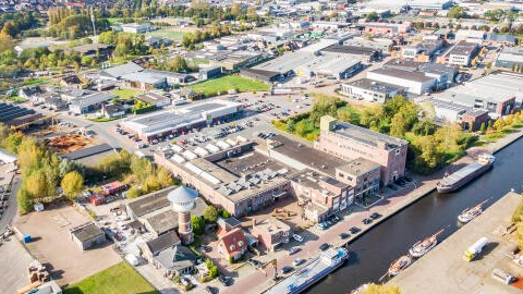 Lidl focust op boodschappen, Nijkerk koopt on...